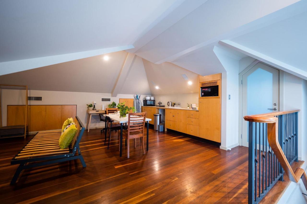 Quiet Private Studio In Strathfield With Kitchenette And Private Bathroom 3min To Station Sleeps 6 *