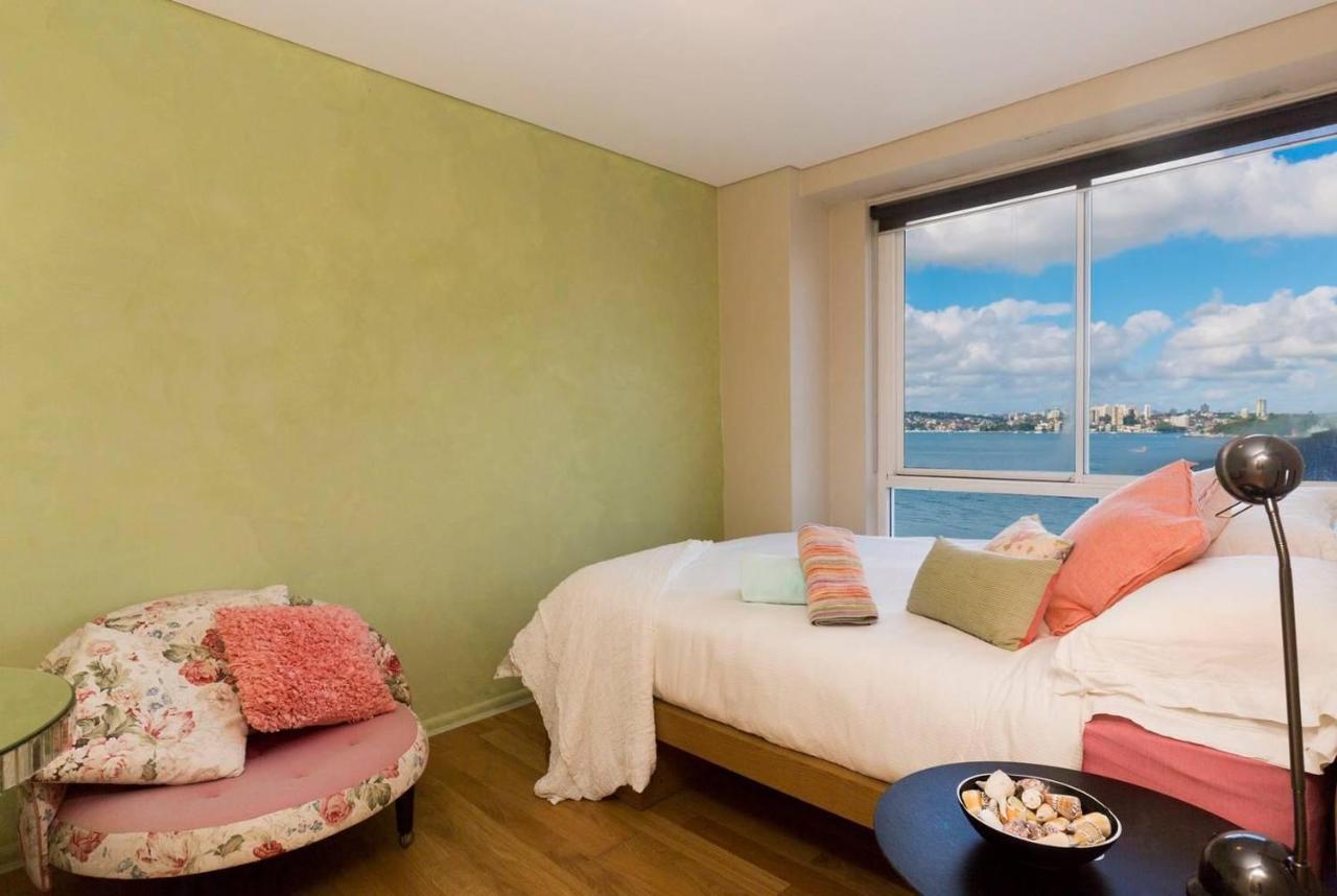 Million Dollar Harbour View Apartment Sydney